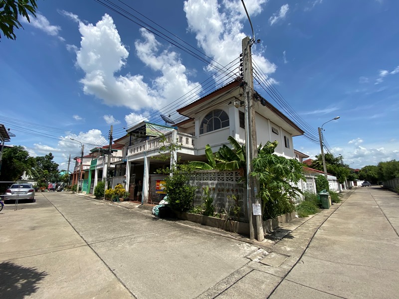 ทาวน์เฮ้าส์ โครงการบ้านทุ่งแสงตะวัน นนทบุรี
