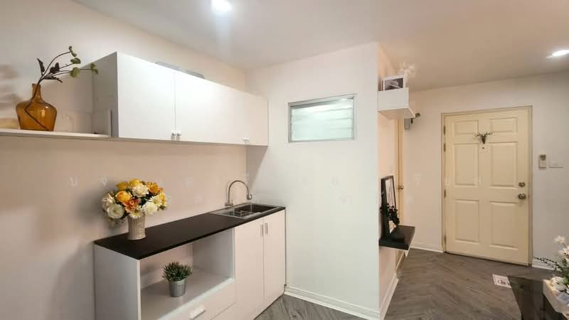 Lumpini Condo Town Ramintra-Laksi, Bangkok