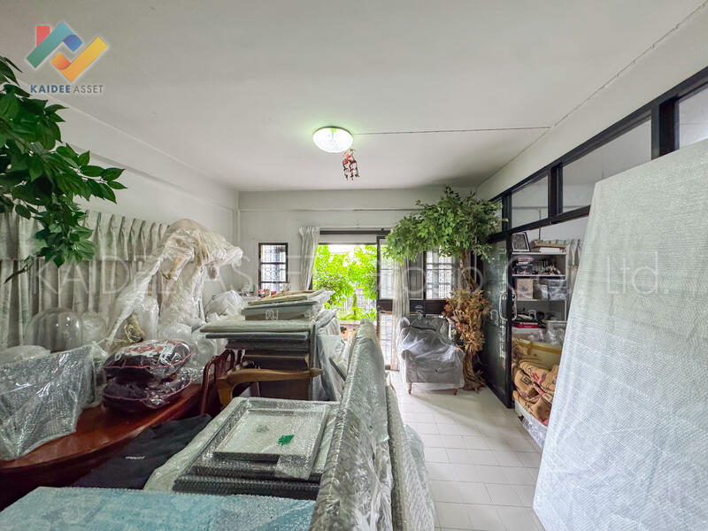 Phet Kasem 3 Village, Bangkok