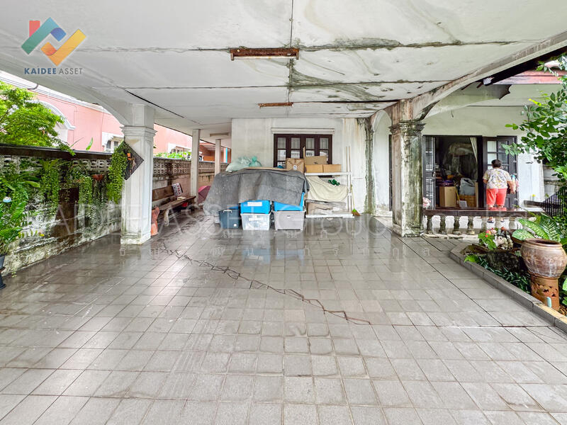 Phet Kasem 3 Village, Bangkok