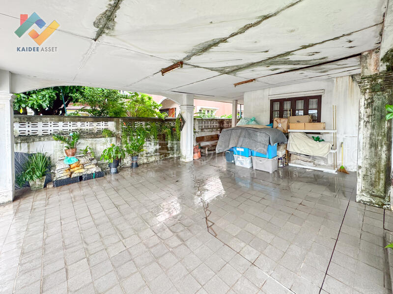 Phet Kasem 3 Village, Bangkok