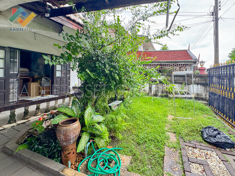 Phet Kasem 3 Village, Bangkok