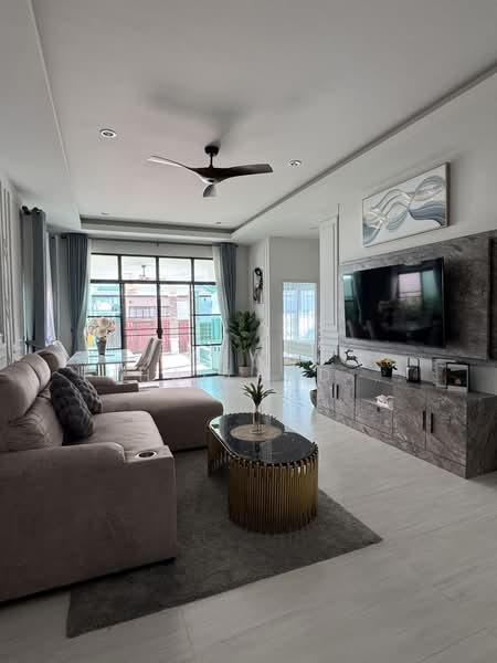 Modern 3BR Villa at Villatown Hua Hin Thap Tai, Peaceful Family Home, Prachuap Khiri Khan