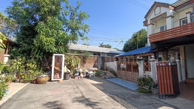 Baan Kritsana Romklao, Bangkok