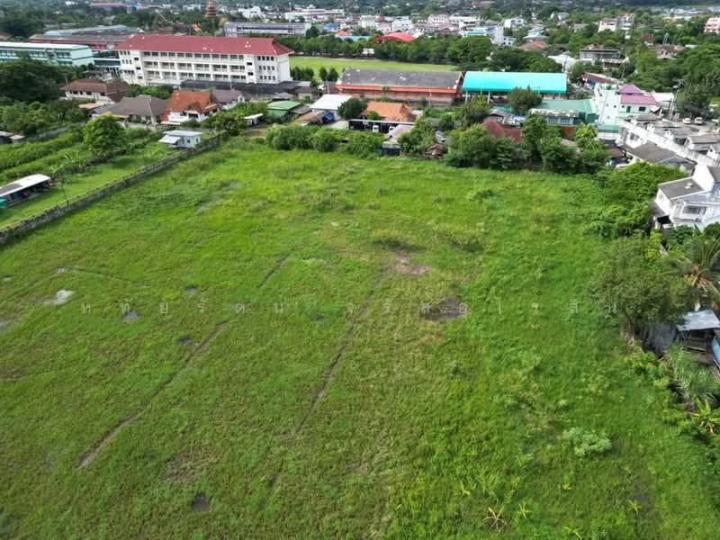 Beautiful plot of land,next to the main road, 1317 Orange Plan, area 9-0-21 rai, San Kamphaeng, Chiang Mai