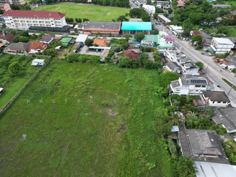 Beautiful plot of land,next to the main road, 1317 Orange Plan, area 9-0-21 rai, San Kamphaeng, Chiang Mai