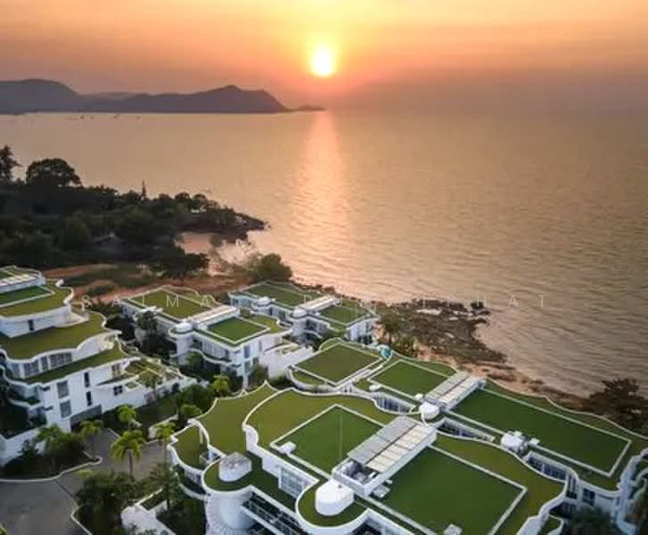 Pure Sunset Beach, Chon Buri (Pattaya)