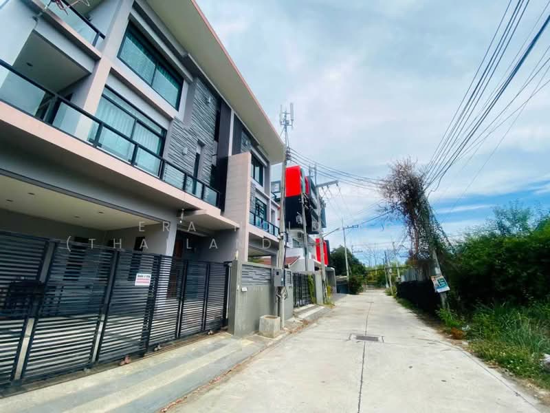บ้านพักตากอากาศ 3 ชั้นซอยหัวหิน 19 ห่างทะเลเพียง 300 เมตร, Prachuap Khiri Khan