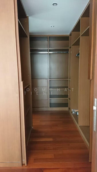 Hansar Rajdamri, Bangkok
