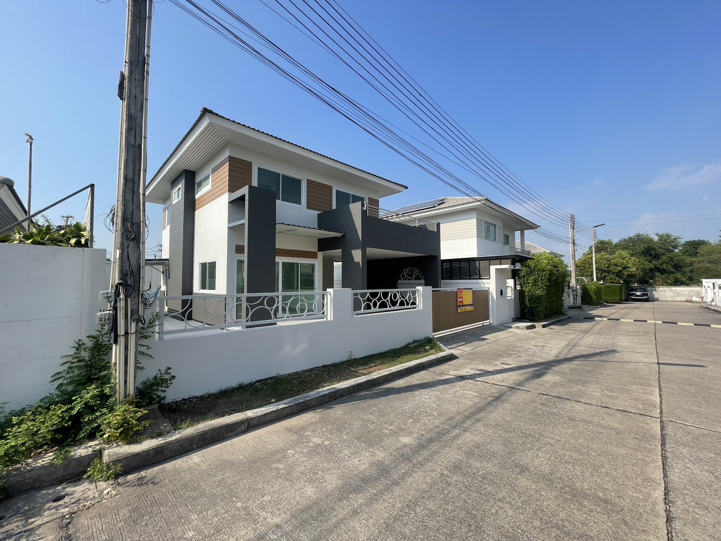 บ้านเดี่ยว โครงการโมเดิร์นโฮม แหลมฉบัง : ปรับปรุงใหม่