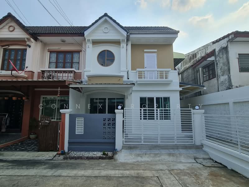 Busarin Ramintra, Bangkok