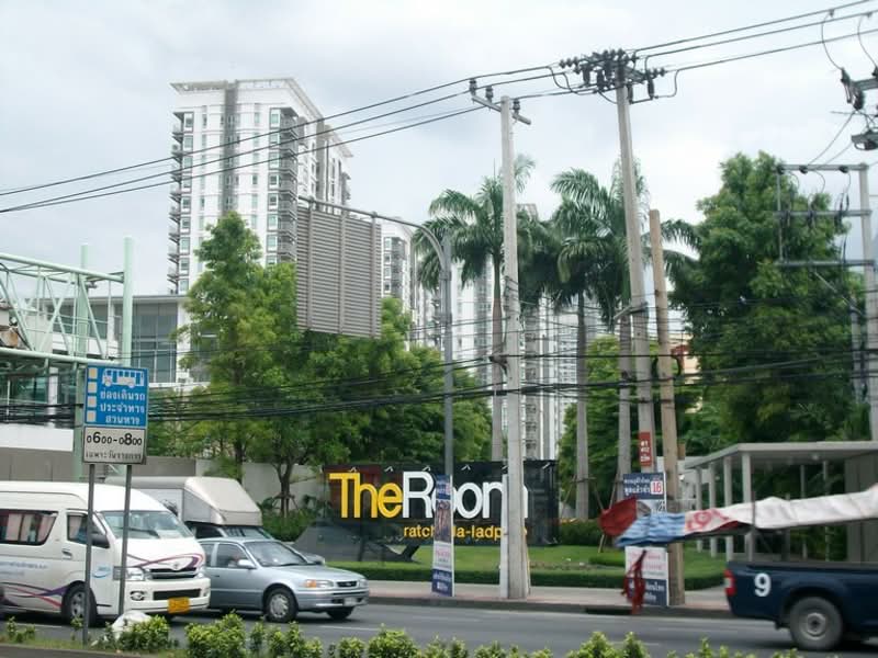 The Room Ratchada-Ladprao, Bangkok