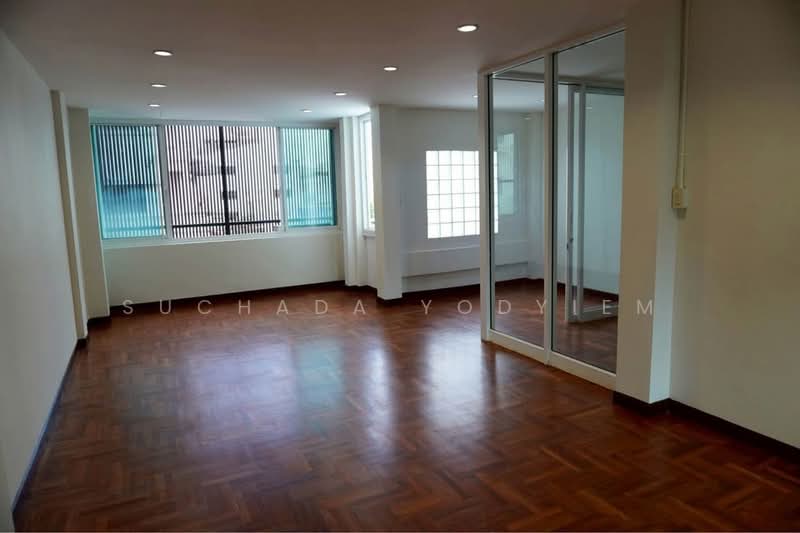 6-BR Townhouse, Bangkok