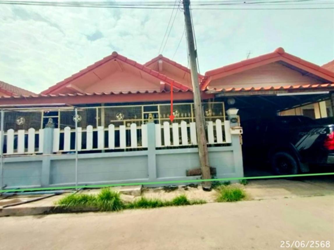 บ้านเดี่ยว เมืองอ่างทอง อ่างทอง
(หมายเหตุ: ต้องการข้อมูลเพิ่มเติมเกี่ยวกับรายละเอียดของบ้านเดี่ยวนี้ เช่น พื้นที่, จำนวนห้องนอน, ราคา, เป็นต้น เพื่อให้สามารถให้คำตอบที่แม่นยำขึ้น)