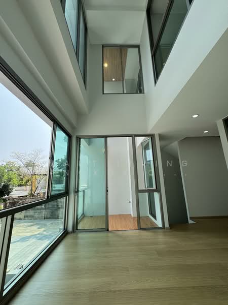 Qualitia Sukhumvit 62, Bangkok