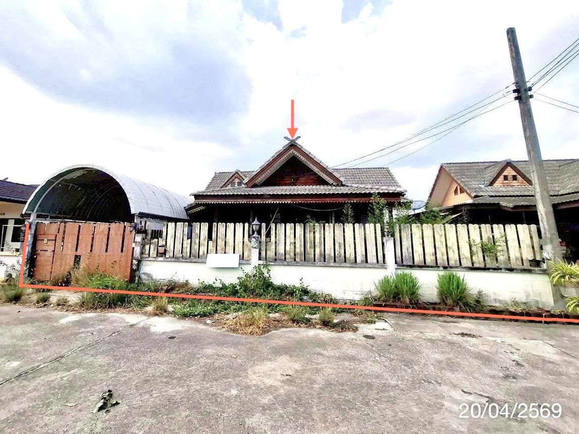 Single House in Bang Eurng Village 2, Bang Bo, Chonburi