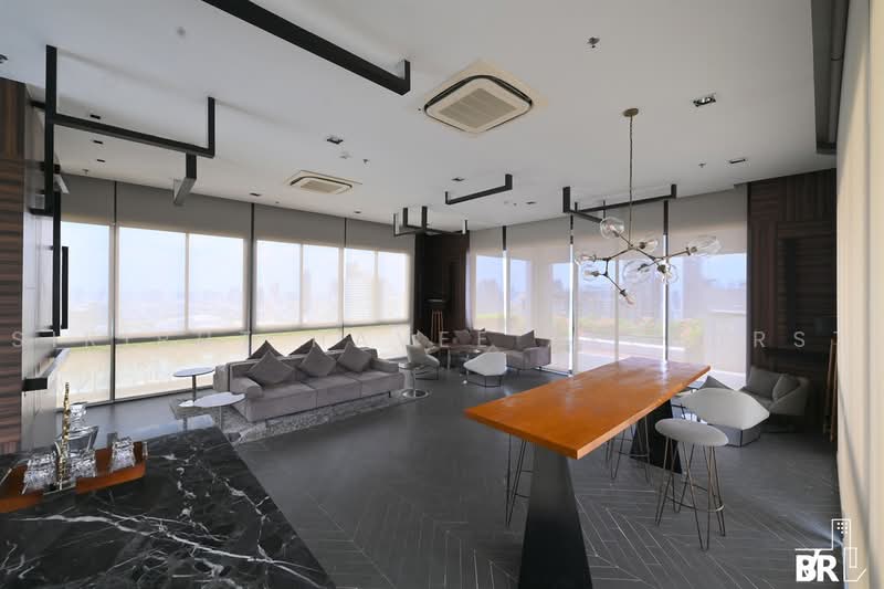 Chewathai Residence Asoke, bangkok