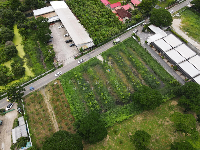 ขาย ที่ดิน เลียบด่วนเอกมัย-รามอินทรา (เหมาะสร้าง บ้านหรู + สำนักงาน) เนื้อที่ 2-0-72 ไร่ ถนน 7.5 m., Bangkok