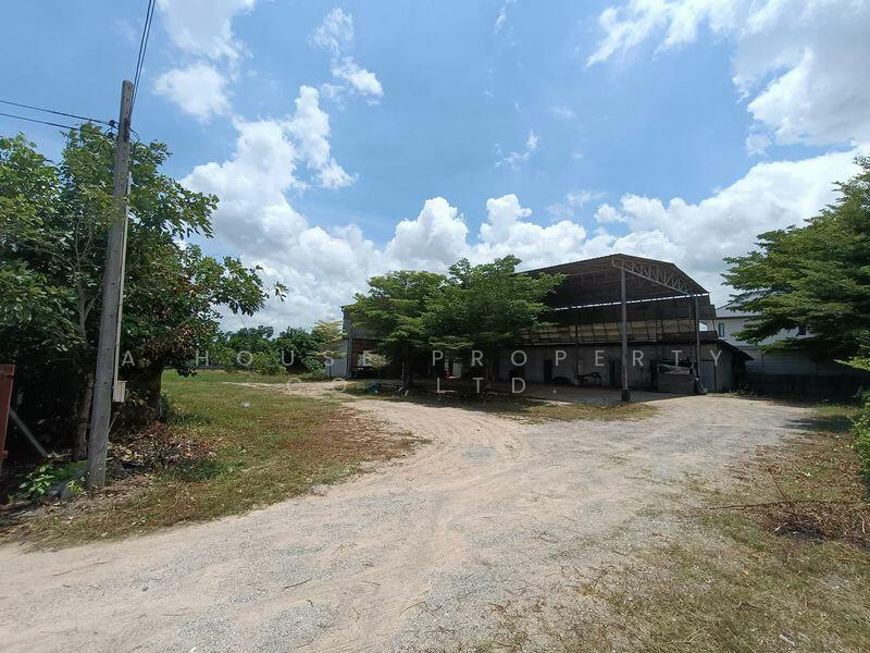 Land with existing buildings for sale in Takian Tia, Bang Lamung., Chon Buri (Pattaya)