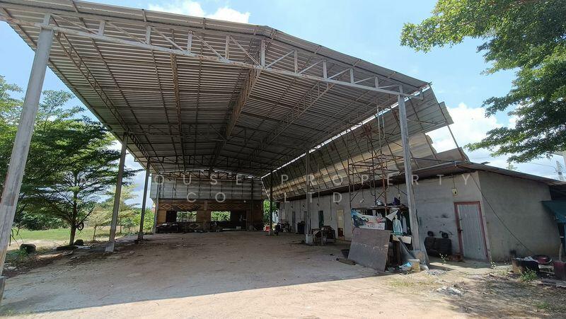 Land with existing buildings for sale in Takian Tia, Bang Lamung., Chon Buri (Pattaya)