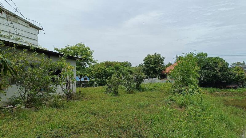 Land with existing buildings for sale in Takian Tia, Bang Lamung., Chon Buri (Pattaya)