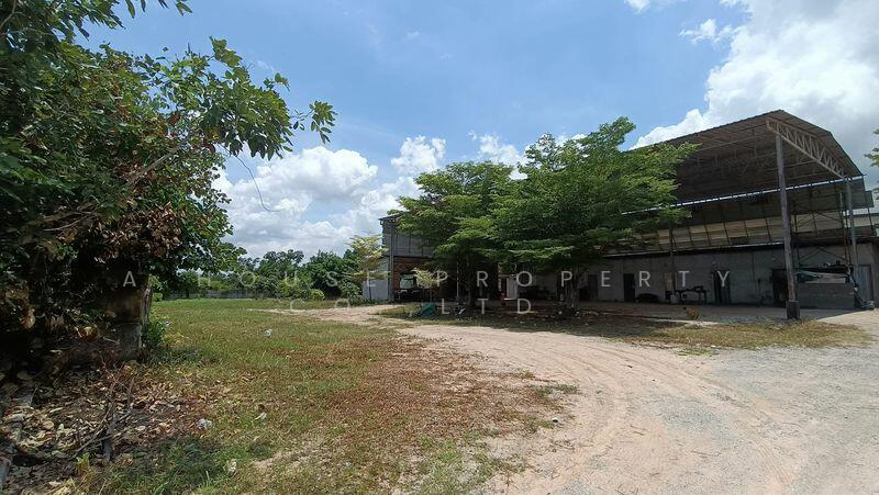 Land with existing buildings for sale in Takian Tia, Bang Lamung., Chon Buri (Pattaya)