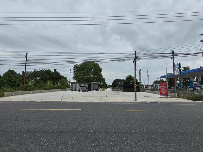 Beautiful land for sale, next to PTT gas station, 9 kilometers from Sriracha., Chon Buri (Pattaya)