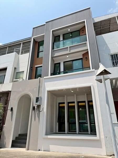 4-BR Townhouse, Bangkok