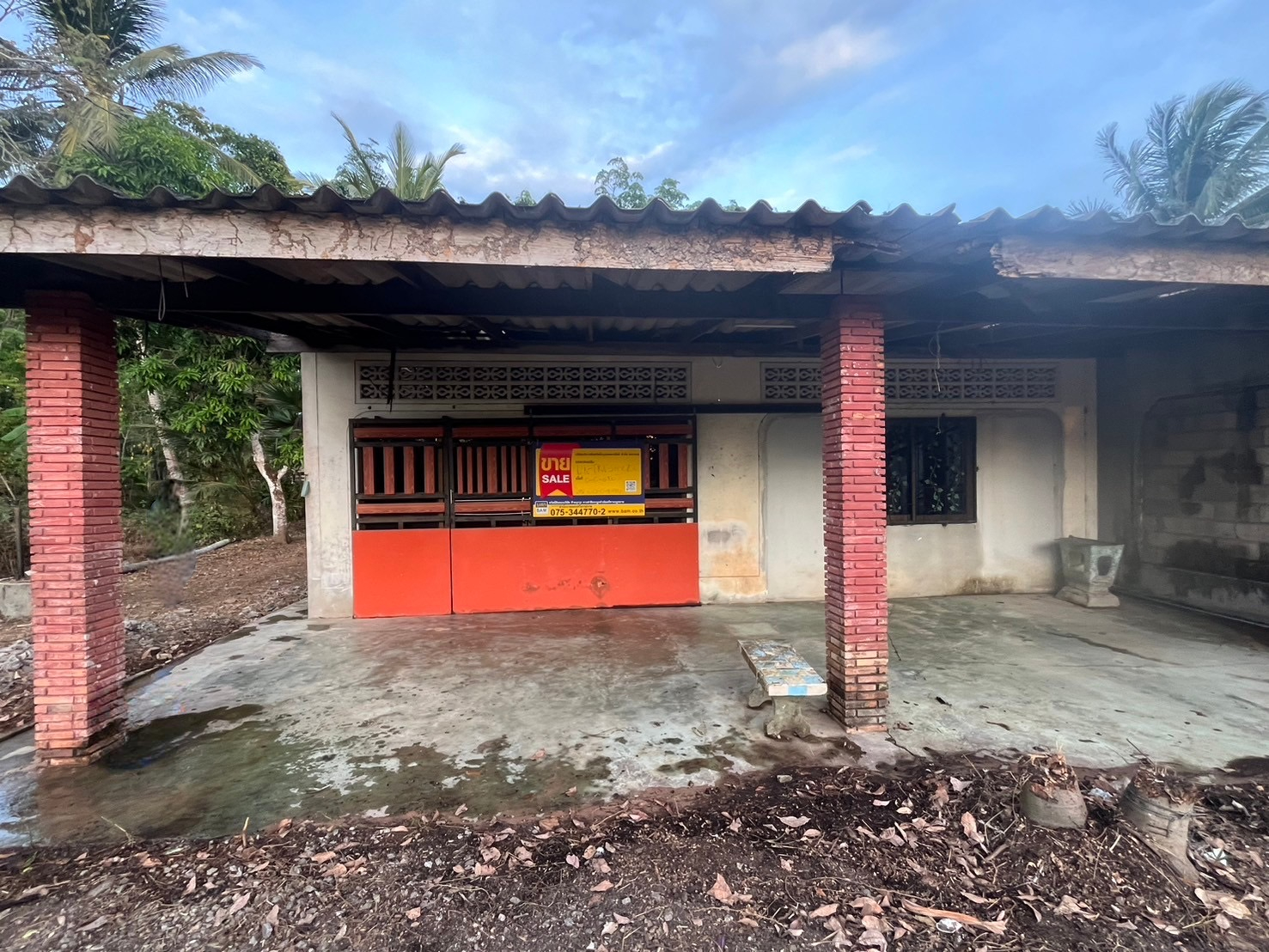Single-detached house in Trang Province.