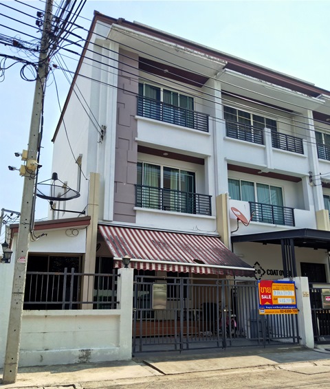 ทาวน์เฮ้าส์ โครงการบ้านกลางเมือง ลาดพร้าว 101