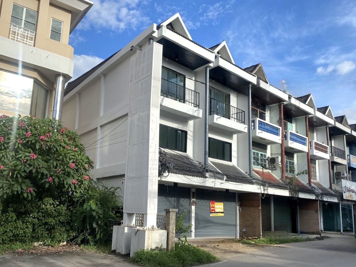 อาคารพาณิชย์ 3 ชั้น เมืองเชียงใหม่ : ปรับปรุงใหม่