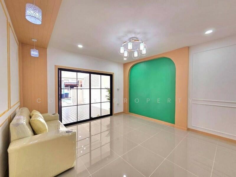 Ban Rom Ngao Mai, Nonthaburi