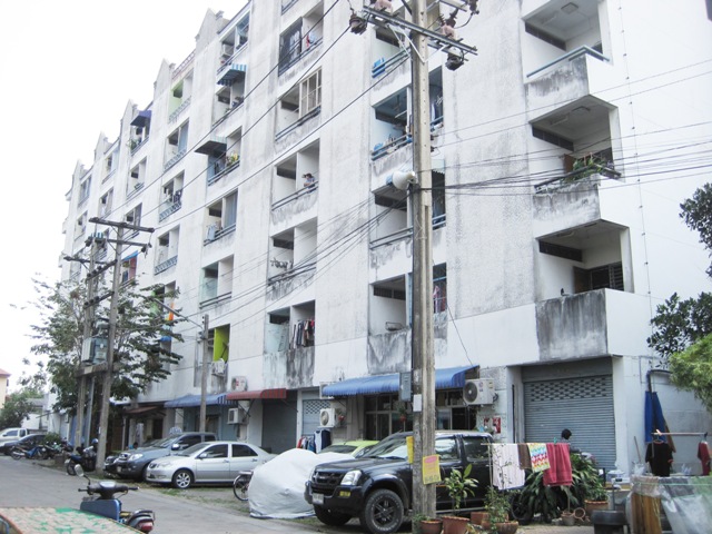 ชลนทีคอนโดทาวน์เลขที่135/60ชั้น3อาคารบี