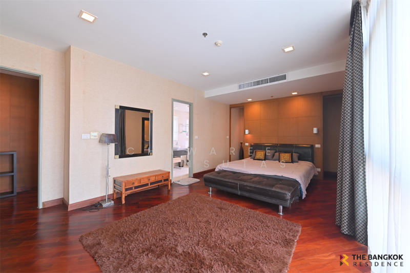 Nusasiri Grand, Bangkok