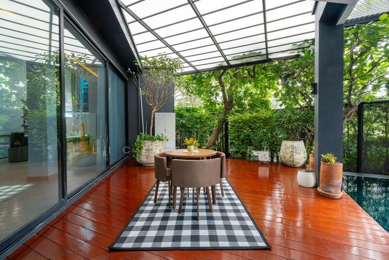 3-Storey Single house with swimming pool, Bangkok
