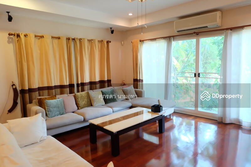 Nantawan Ramintra-Watcharaphon, Bangkok