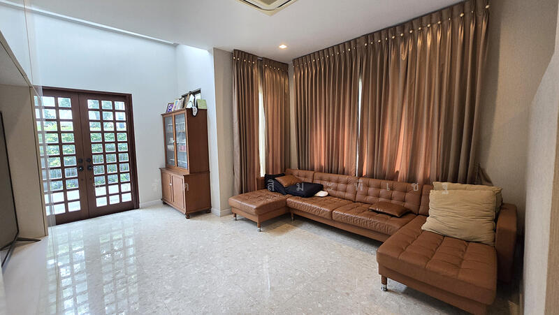 Grand Bangkok Boulevard Srinakarin, Bangkok