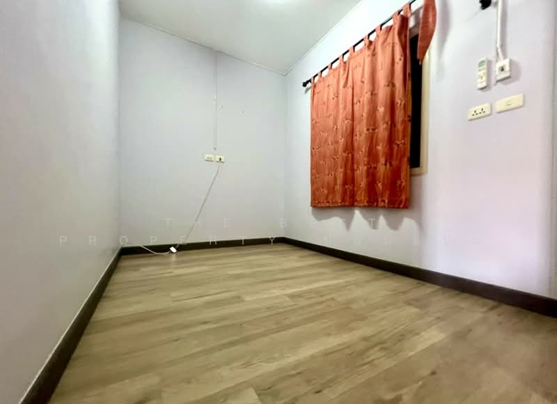 Baan Ua-Athorn Thatumnak, Nakhon Pathom