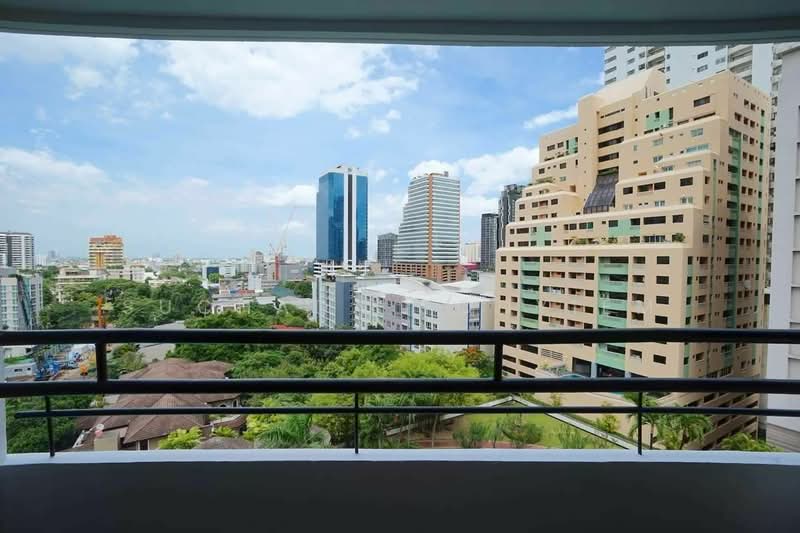 Moon Tower, Bangkok