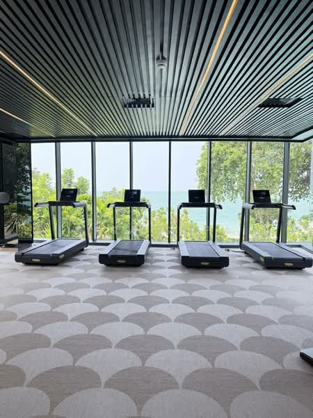Arom Wongamat, Chon Buri (Pattaya)
