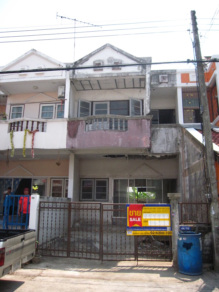 ทาวน์เฮ้าส์ 2 ชั้น โครงการชวนอยู่วิลล์ ลำลูกกา