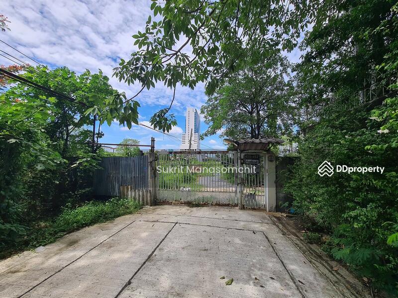 ที่ดินถมแล้ว พร้อมบ้าน 2 หลัง, Bangkok