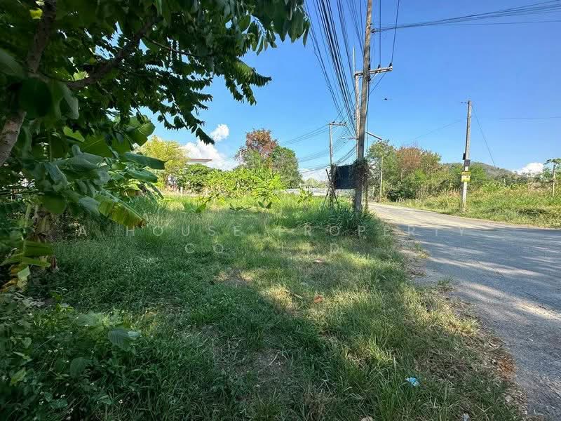 Land for sale near the sea in Bang Phra, Si Racha. Beautiful location., Chon Buri (Pattaya)