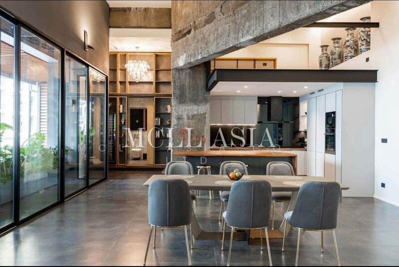 Loft Industrial Style Phrom Phong, Bangkok