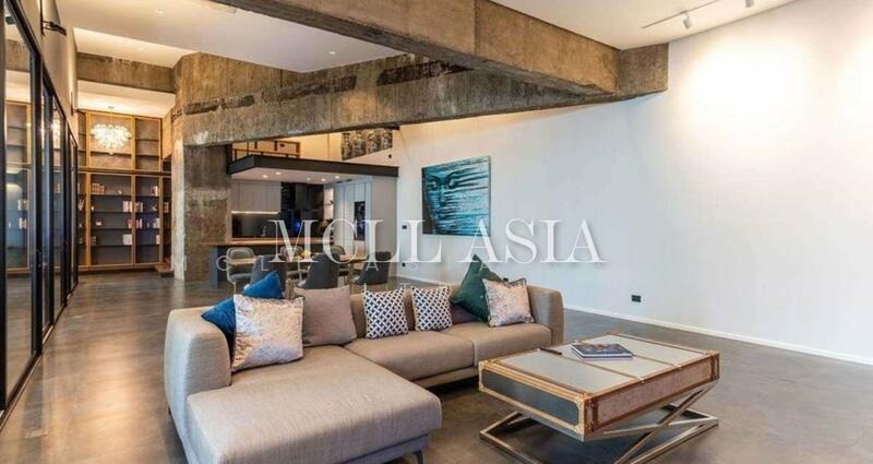 Loft Industrial Style Phrom Phong, Bangkok