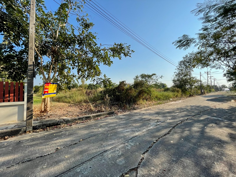 Empty land in Bang Tai Holpital House project.