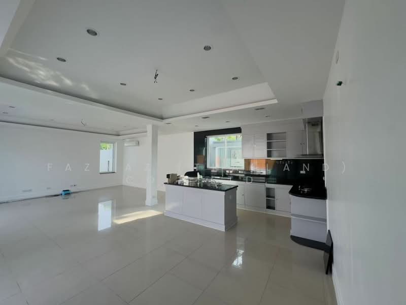 Luxury 4-Bedroom Pool Villa for Sale in Phuket Near Bang Tao Beach, Phuket