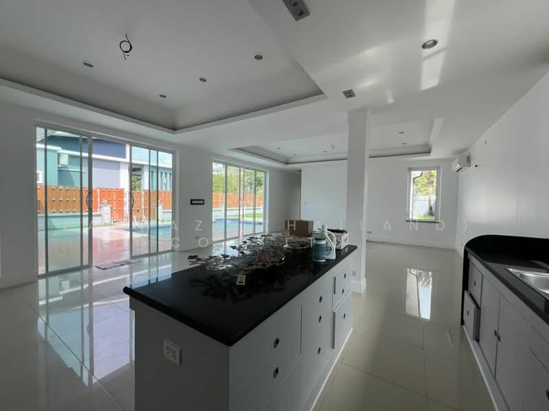 Luxury 4-Bedroom Pool Villa for Sale in Phuket Near Bang Tao Beach, Phuket