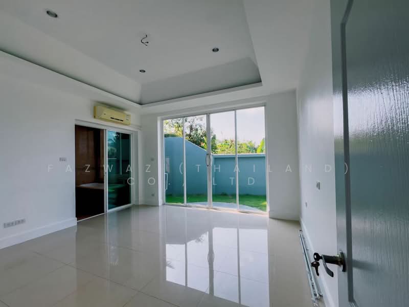 Luxury 4-Bedroom Pool Villa for Sale in Phuket Near Bang Tao Beach, Phuket