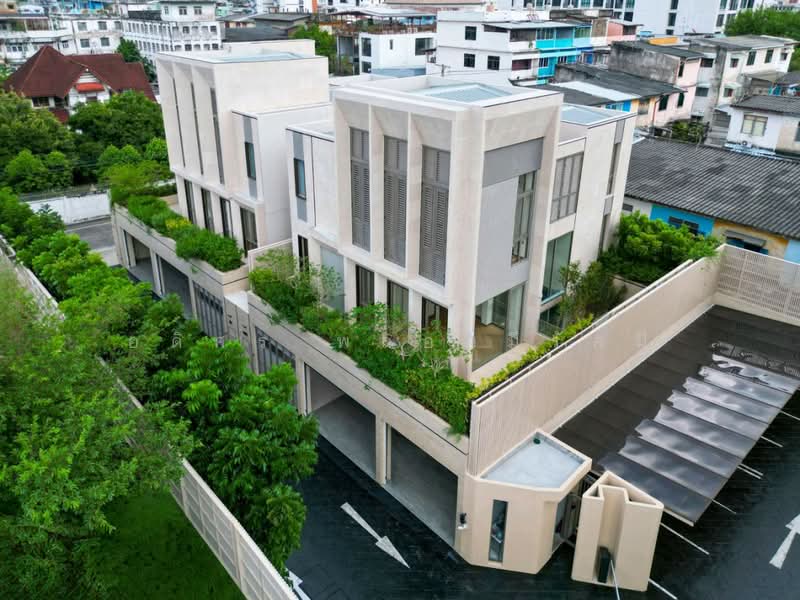 บ้านเดี่ยวระดับ Luxury 3ชั้น ถนนจันทร์ เขตบางคอแหลม, Bangkok